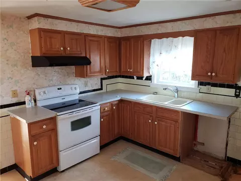 24 Westbrook Rd, Warwick, RI 02886 photo 2