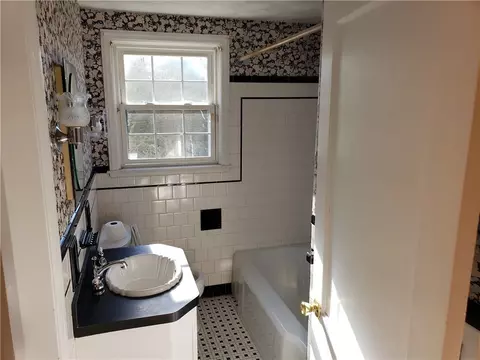 24 Westbrook Rd, Warwick, RI 02886 photo 5