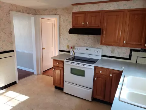 24 Westbrook Rd, Warwick, RI 02886 photo 3