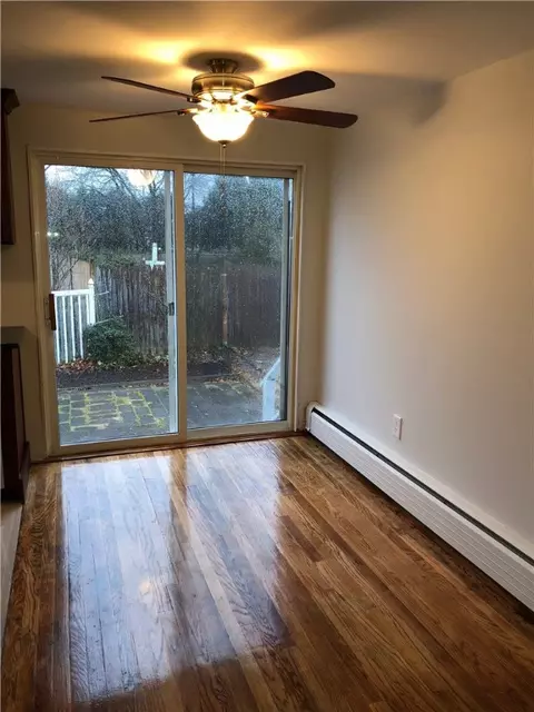 195 Vineyard Rd, Warwick, RI 02889 photo 4