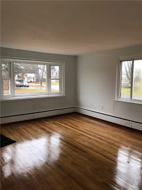 195 Vineyard Rd, Warwick, RI 02889 photo 5