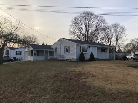 195 Vineyard Rd, Warwick, RI 02889 photo 1