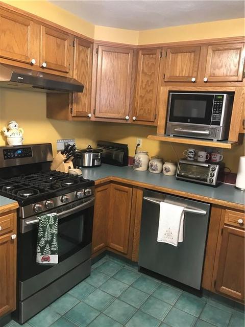 176 Aylsworth Ave, Woonsocket, RI 02895 photo 2