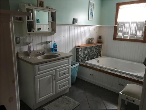 176 Aylsworth Ave, Woonsocket, RI 02895 photo 10