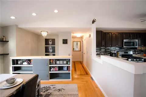 32 Oakridge Ct, Warwick, RI 02886 photo 6