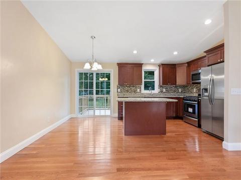 20 Darrow Dr, Warwick, RI 02886 photo 3
