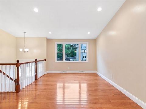 20 Darrow Dr, Warwick, RI 02886 photo 4