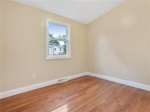 20 Darrow Dr, Warwick, RI 02886 photo 8
