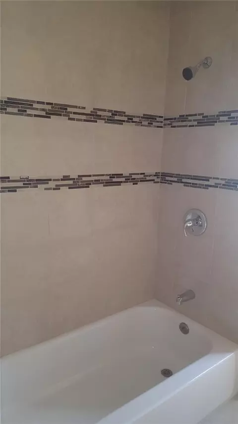 36 Williams St, Woonsocket, RI 02895 photo 10