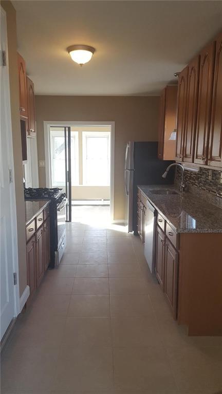 36 Williams St, Woonsocket, RI 02895 photo 4