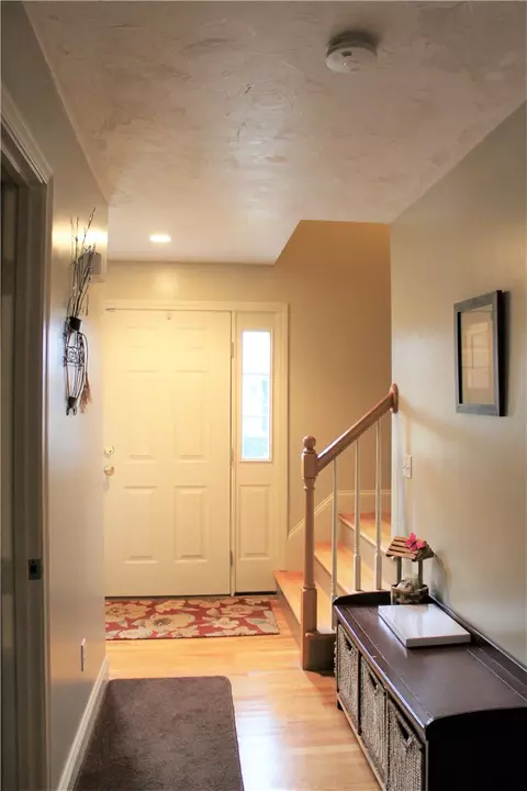 91 Grange Ave, Woonsocket, RI 02895 photo 9