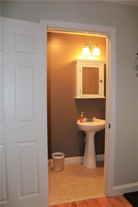 91 Grange Ave, Woonsocket, RI 02895 photo 8
