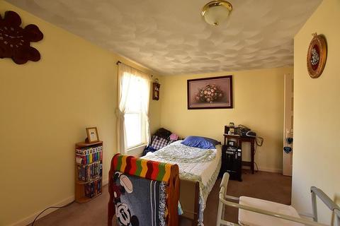 50 Warwick St, Woonsocket, RI 02895 photo 8