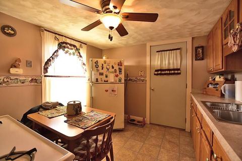50 Warwick St, Woonsocket, RI 02895 photo 5