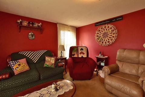 50 Warwick St, Woonsocket, RI 02895 photo 10