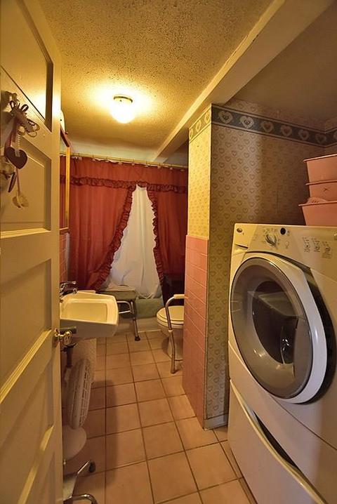50 Warwick St, Woonsocket, RI 02895 photo 11