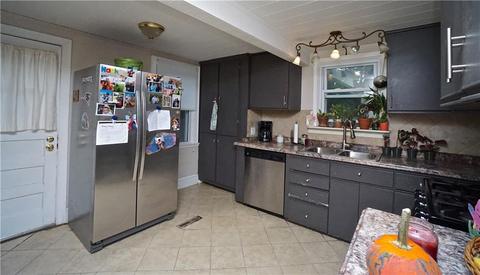 26 Darrow Dr, Warwick, RI 02886 photo 5
