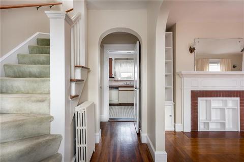 35 Maple Ave, Middletown, RI 02842 photo 3