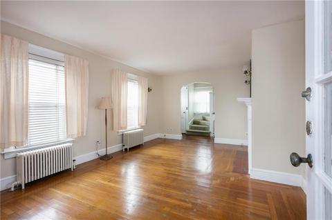 35 Maple Ave, Middletown, RI 02842 photo 5