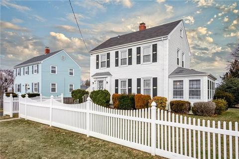 35 Maple Ave, Middletown, RI 02842 photo 2