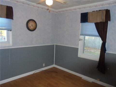 60 Uncas St, Warwick, RI 02889 photo 8