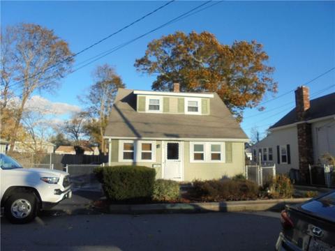 60 Uncas St, Warwick, RI 02889 photo 1