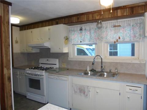 60 Uncas St, Warwick, RI 02889 photo 6