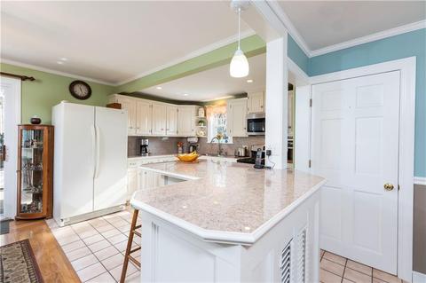 26 High St, Warwick, RI 02886 photo 6