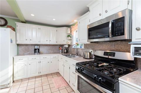 26 High St, Warwick, RI 02886 photo 7