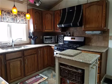 28 Yolande Pl, Woonsocket, RI 02895 photo 6