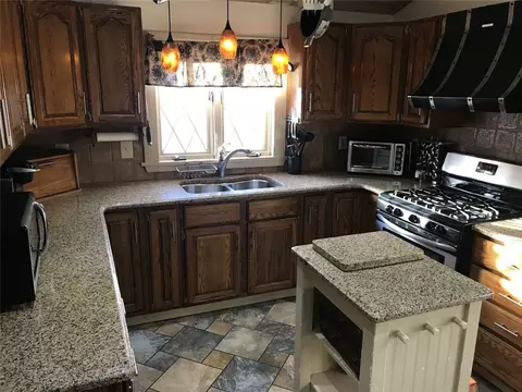 28 Yolande Pl, Woonsocket, RI 02895 photo 11