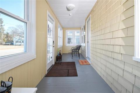 8 Harding Ave, Warwick, RI 02888 photo 3