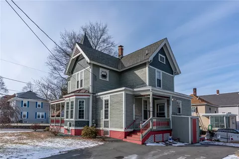 73 Andrews St, Woonsocket, RI 02895 photo 4
