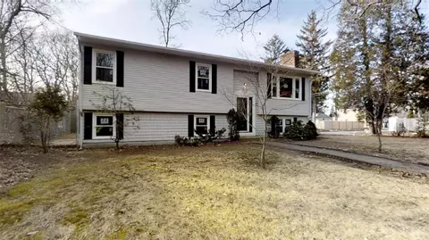 1 Duluth Ave, Warwick, RI 02889 photo 1