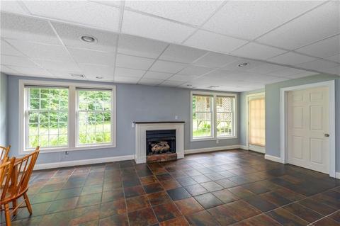 85 Maureen Cir, Mapleville, RI 02839 photo 22