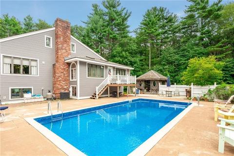 85 Maureen Cir, Mapleville, RI 02839 photo 4