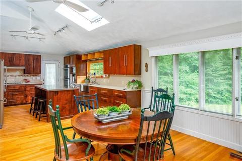85 Maureen Cir, Mapleville, RI 02839 photo 5