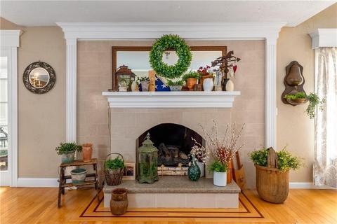 85 Maureen Cir, Mapleville, RI 02839 photo 8
