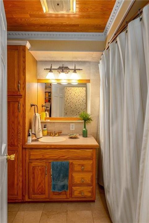 85 Maureen Cir, Mapleville, RI 02839 photo 19