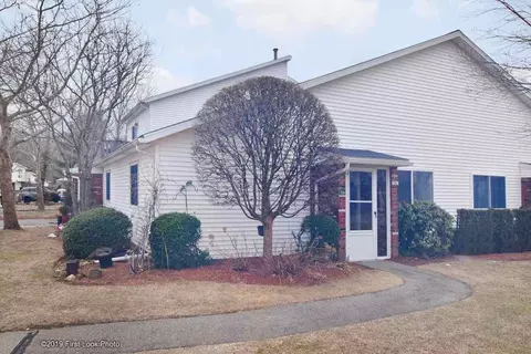 788 Williamsburg Cir, Warwick, RI 02886 photo 1
