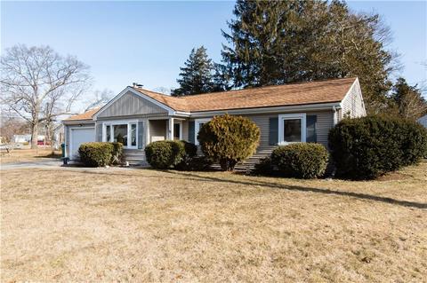 86 Capron Farm Dr, Warwick, RI 02886 photo 2