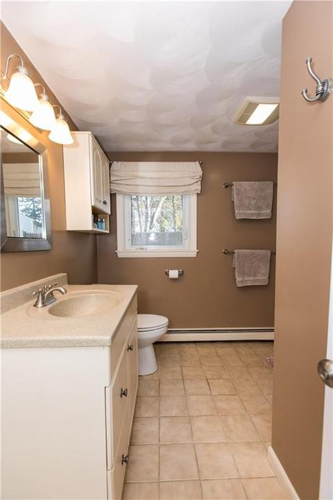 86 Capron Farm Dr, Warwick, RI 02886 photo 20