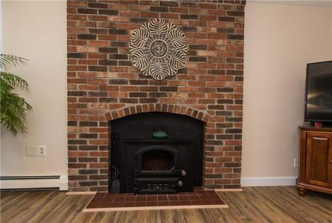86 Capron Farm Dr, Warwick, RI 02886 photo 4