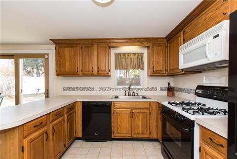 86 Capron Farm Dr, Warwick, RI 02886 photo 9