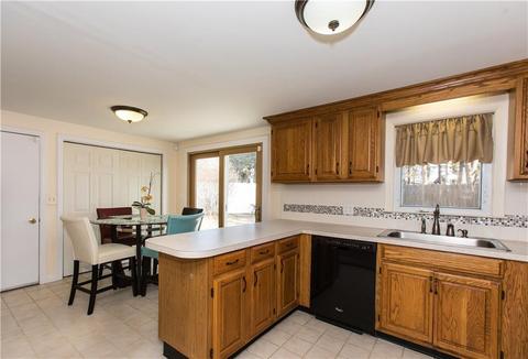 86 Capron Farm Dr, Warwick, RI 02886 photo 12