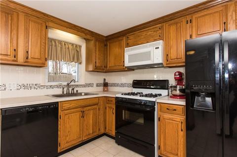 86 Capron Farm Dr, Warwick, RI 02886 photo 10