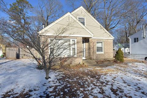 35 Staples Ave, Warwick, RI 02889 photo 1