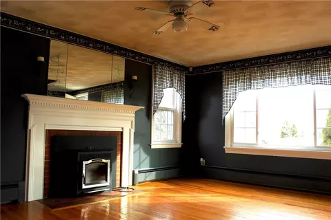 103 Watson St, Warwick, RI 02889 photo 5