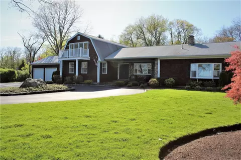 1 Stonegate Rd, Warren, RI 02885 photo 1