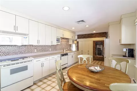 1 Stonegate Rd, Warren, RI 02885 photo 13